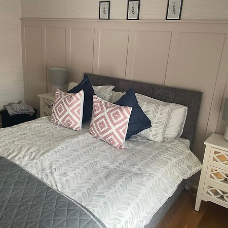 金斯考特Large Townhouse With Gardens公寓 外观 照片